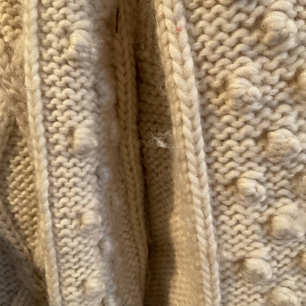 “HAND KNIT” Vintage Beige “Popcorn” Pattern 100% Wool Sweater. - Picture 12 of 14